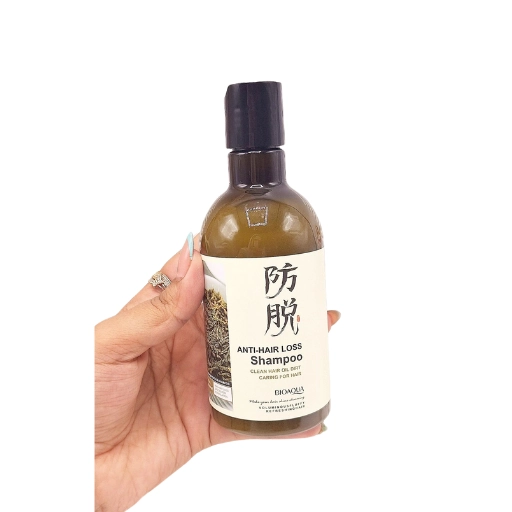 شامپو گیاهی رزماری بدون سولفات و ضد ریزش مو بیوآکوا (BIOAQUA Rosemary Shampoo ) – 250ml